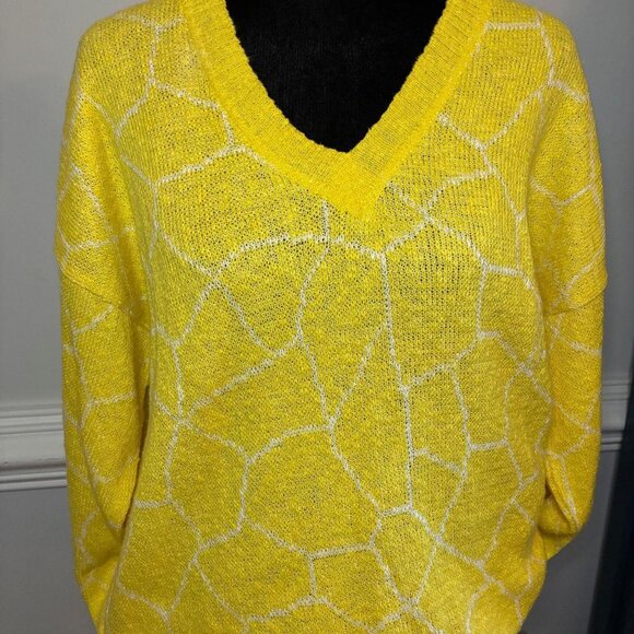 Other - Men's Yellow V Neck Sweater, Made in Italy, Size Medium, Vintage